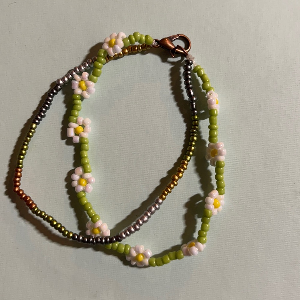 Trendy daisy bracelet
